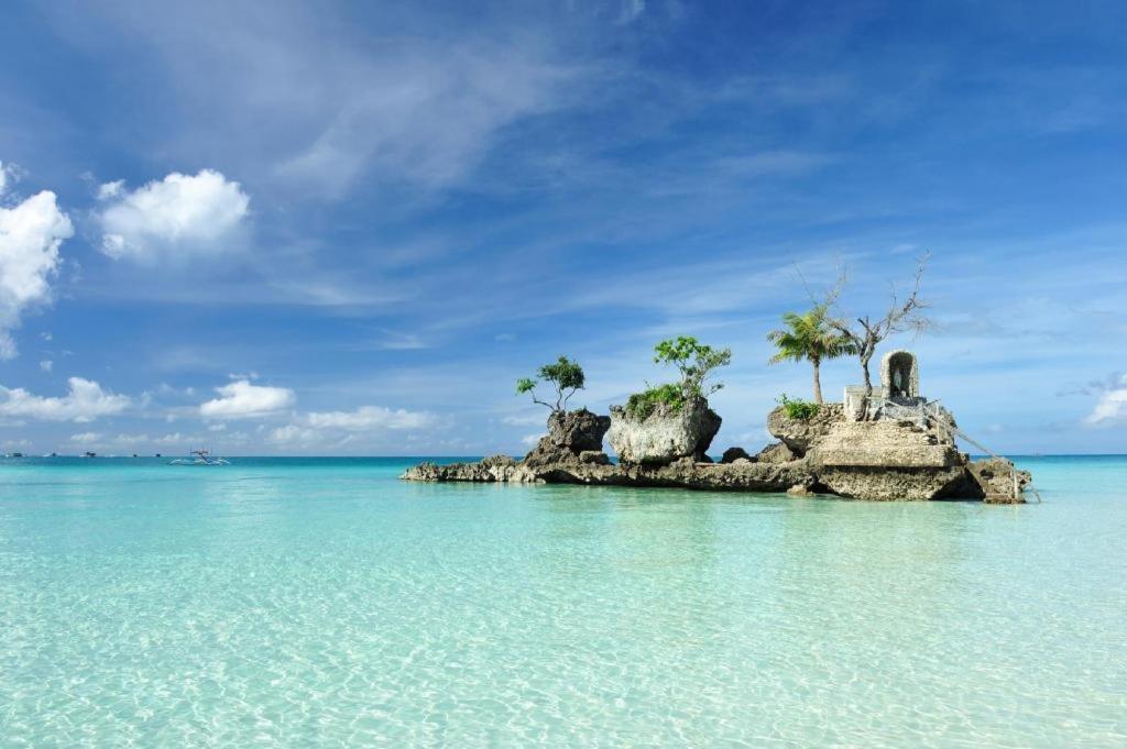 Reddoorz Premium @ Nigi Nigi Nu Noos Station 2 Boracay Hotel Balabag (Boracay)