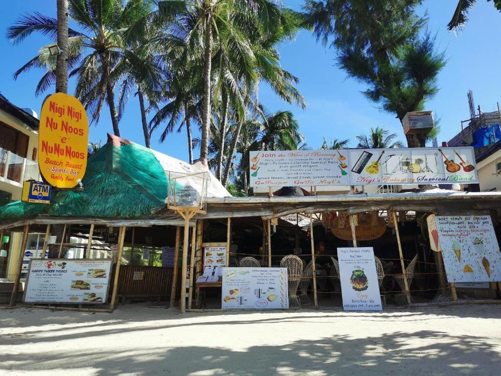 Reddoorz Premium @ Nigi Nigi Nu Noos Station 2 Boracay Hotel Balabag (Boracay)